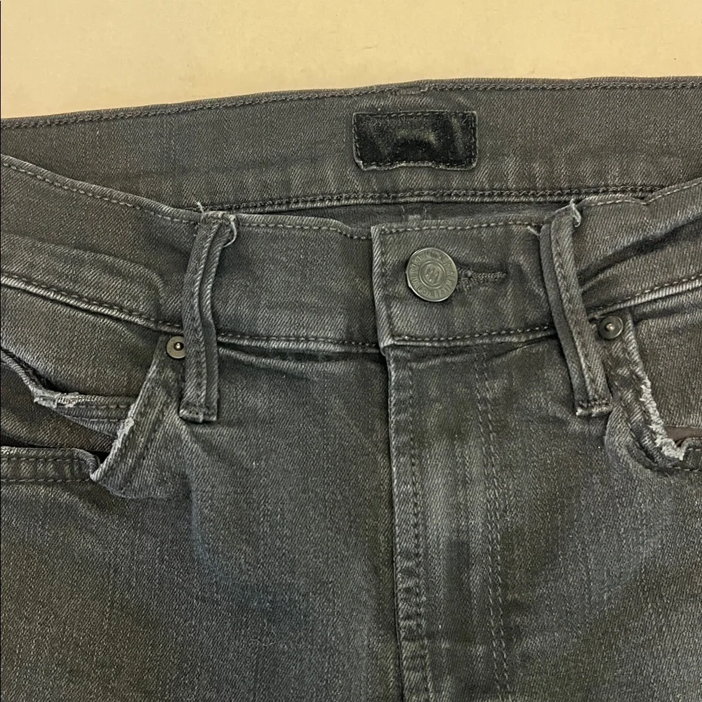 MOTHER THE MID RISE DAZZLER ANKLE BLACK JEANS IN NOT GUILY WASH SIZE 25